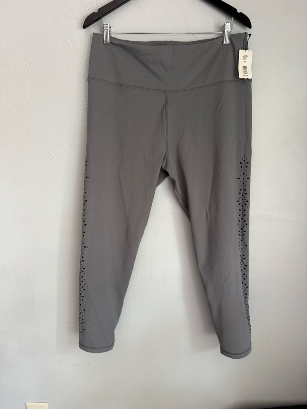 NWT Cut The Frills Smoked Pearl Laser Cut High Waist Capri Leggings XL